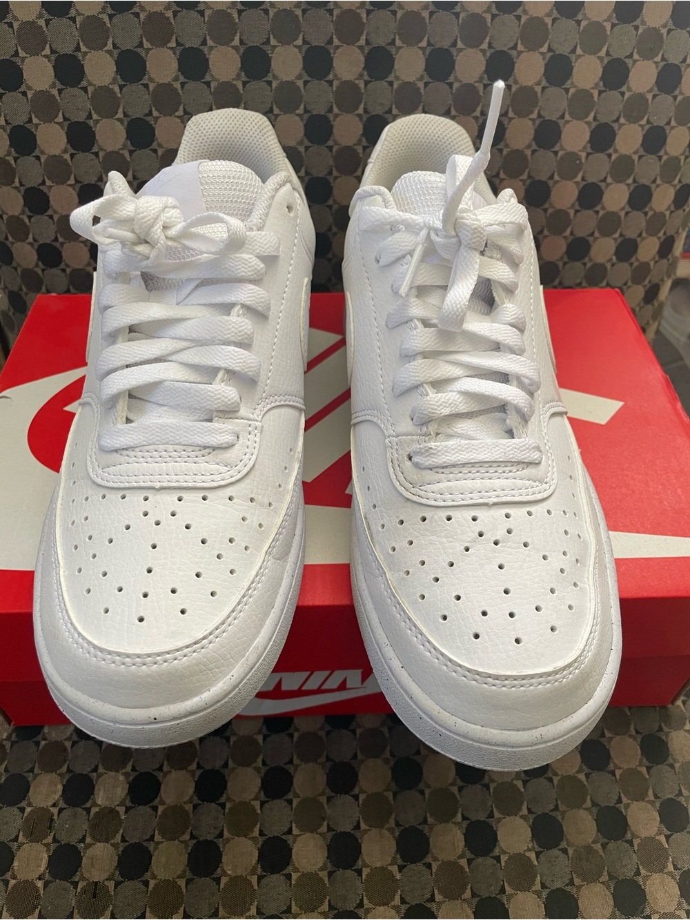 NIKE Court Vision Low Next Nature 7.5